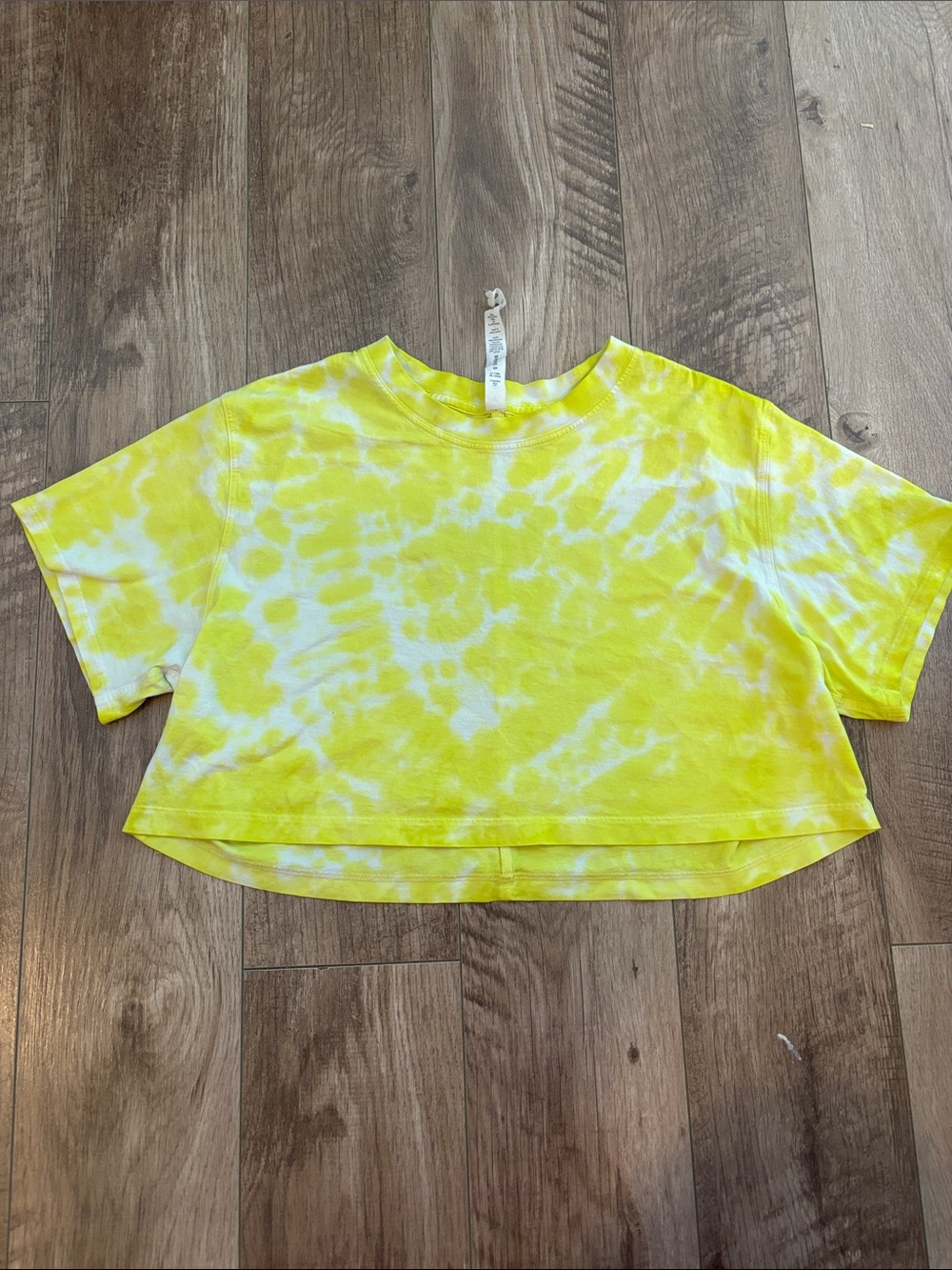 lululemon athletica Yellow & White Tie-Dye Cropped Tee